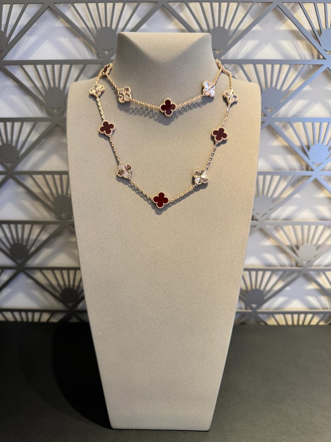 [Angela Jewelry]CLOVER 20 MOTIFS LASER CARNELIAN NECKLACE