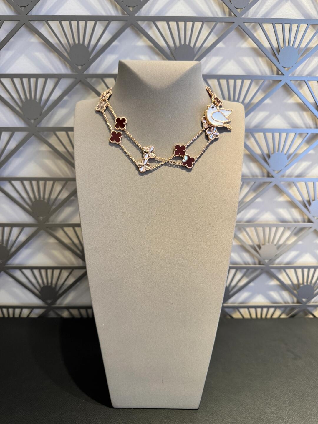 [Angela Jewelry]CLOVER 20 MOTIFS LASER CARNELIAN NECKLACE