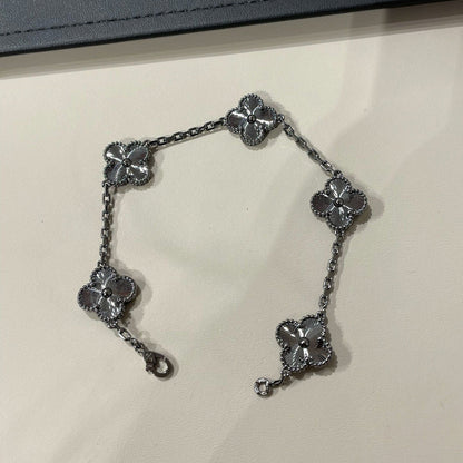 [アンジェラジュエリー]クローバー5モチーフ ブラックブレスレット