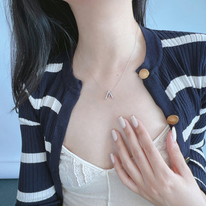 アンジェラジュエリー]輝く「A」シェイプネックレス