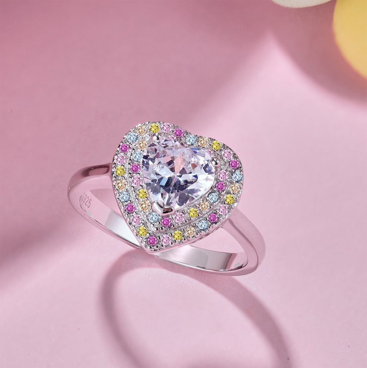 アンジェラジュエリー]繊細で輝くハートシェイプの結婚指輪
