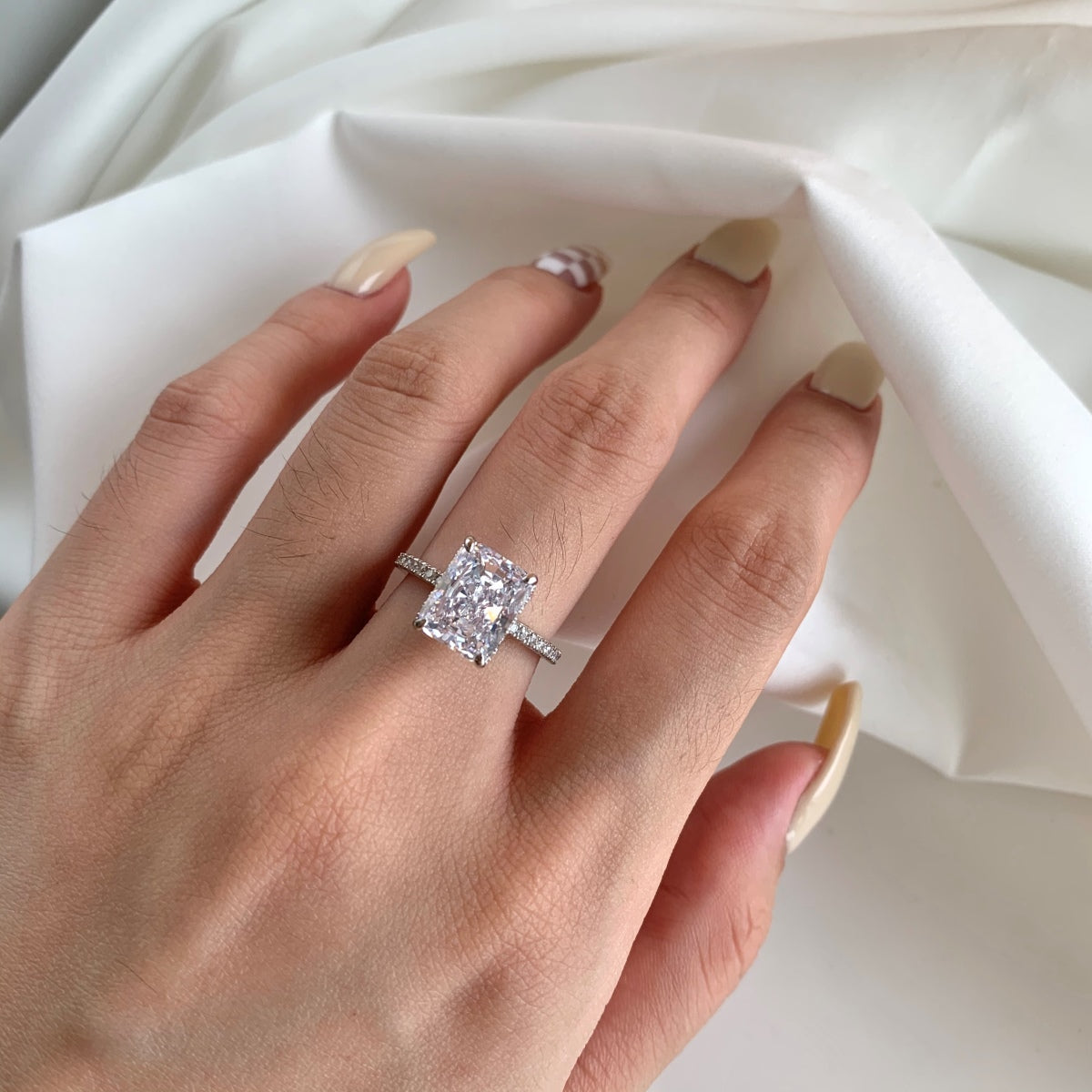 Angela Jewelry]4.0 Carat Luxurious Engagement Ring