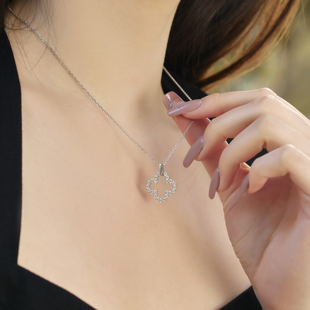 [Angela Jewelry]Four-Leaf Clover Hollow Design Exquisite Necklace