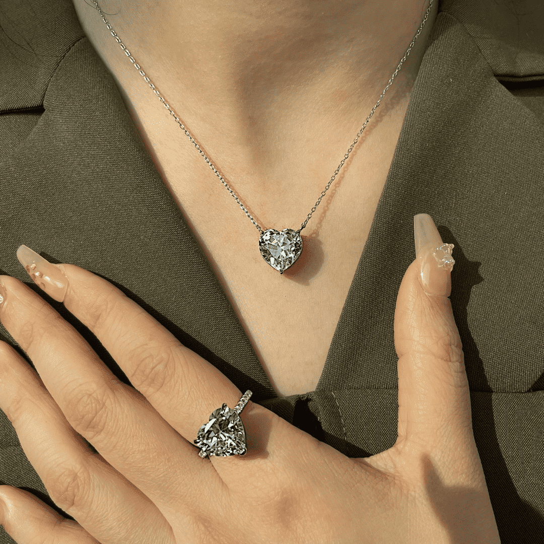 アンジェラジュエリー]6.0カラットのラディアントハートシェイプネックレス