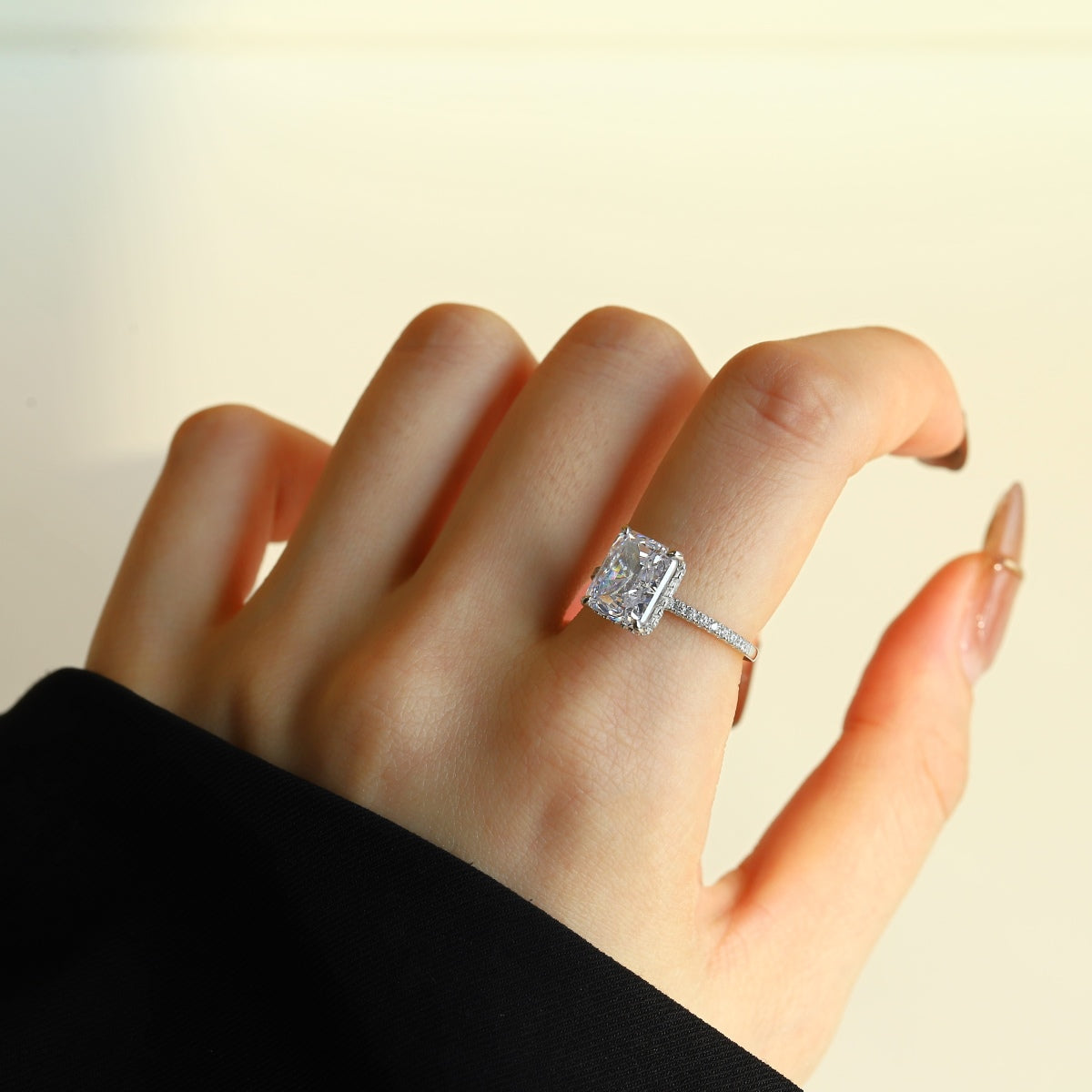 Angela Jewelry]4.0 Carat Luxurious Engagement Ring