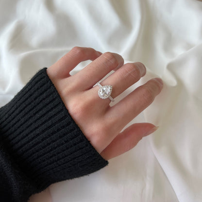 アンジェラジュエリー]1.0カラットの豪華な輝くウォータードロップシェイプの結婚指輪