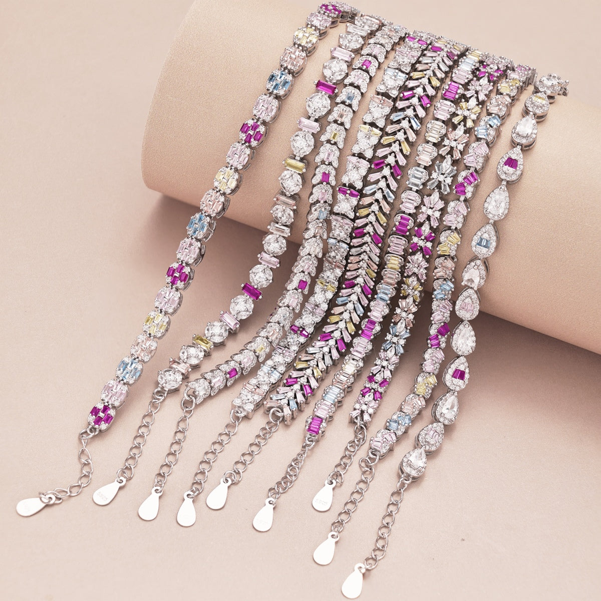 アンジェラジュエリー]ユニークなカラフルな花の形のデイリーブレスレット