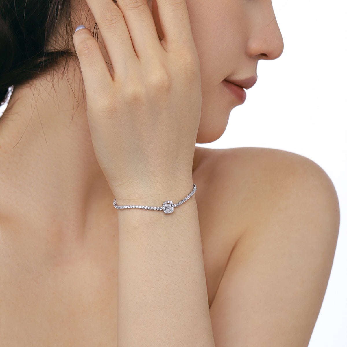 [Angela Jewelry]Luxurious Dazzling Square Shape Banquet Bracelet
