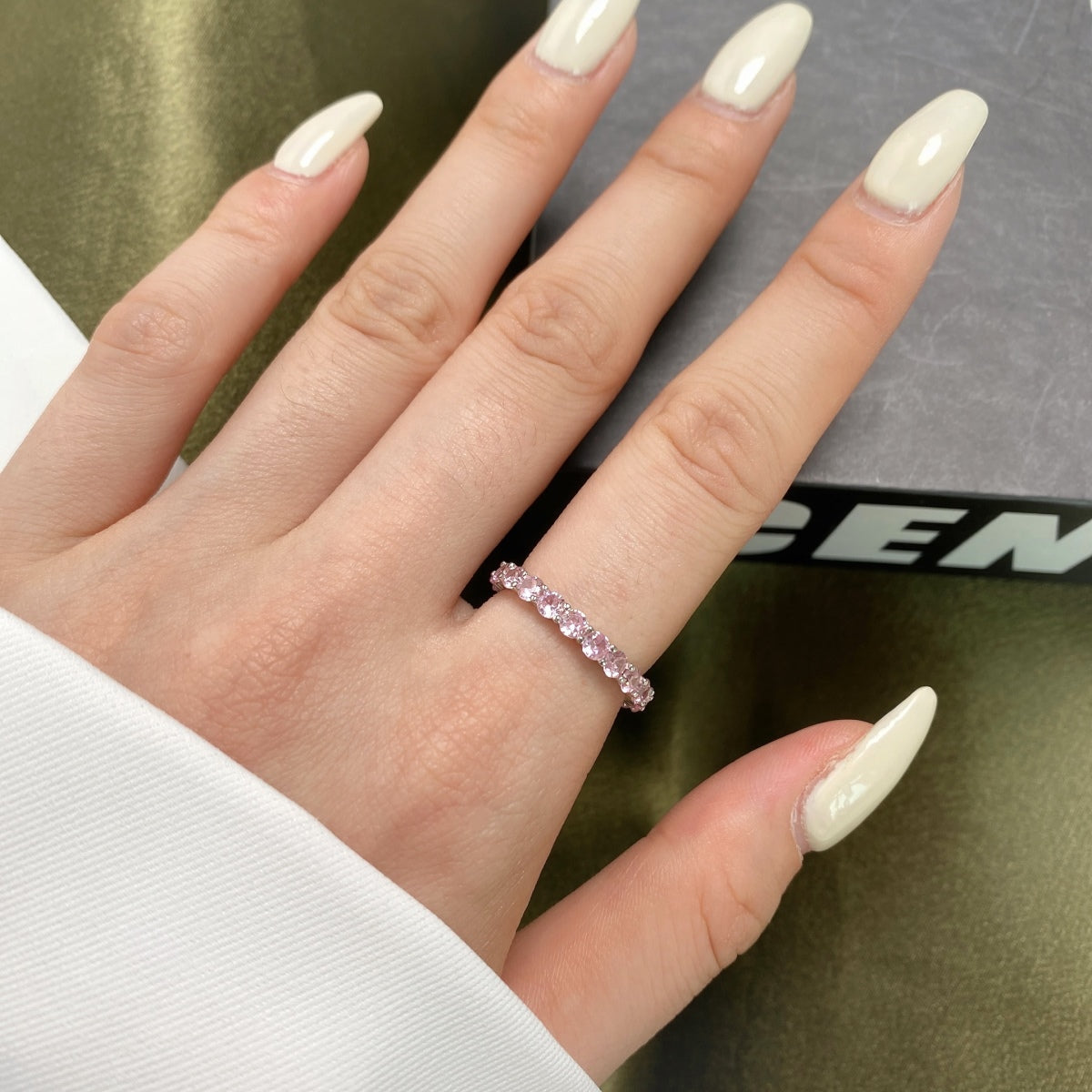 Angela Jewelry]Funkelnder Tennisring im Rundschliff