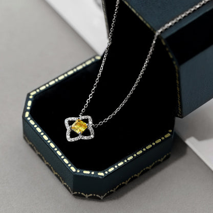 アンジェラジュエリー]美しいフラワーシェイプのプリンセスカットネックレス