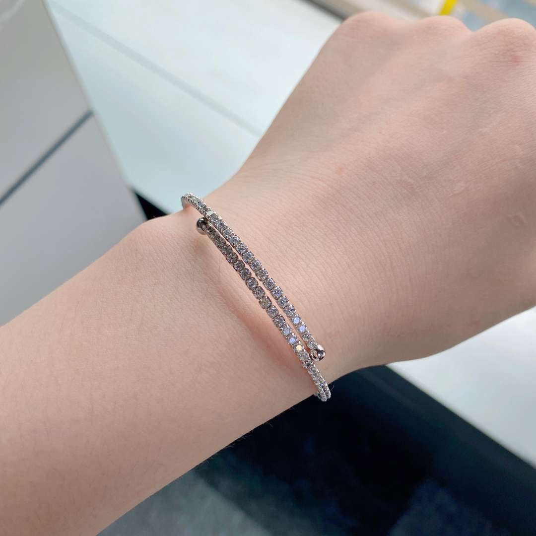 [Angela Jewelry]Row of Diamonds Round Fashion Bracelet