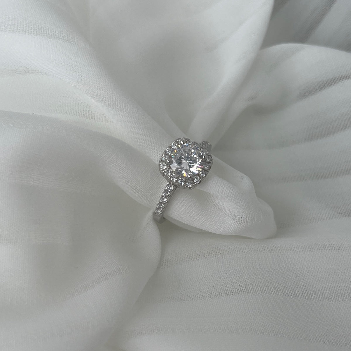 アンジェラジュエリー]輝くラウンドカットの結婚指輪