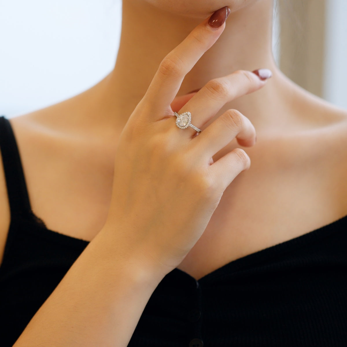 アンジェラジュエリー]1.0カラットの豪華な輝くウォータードロップシェイプの結婚指輪