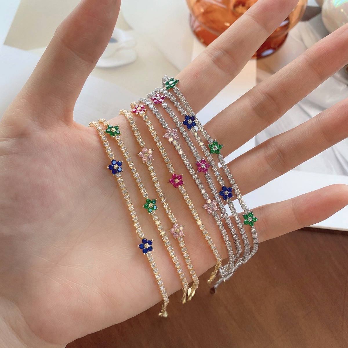 アンジェラジュエリー]スパークリングフラワーシェイプテニスブレスレット