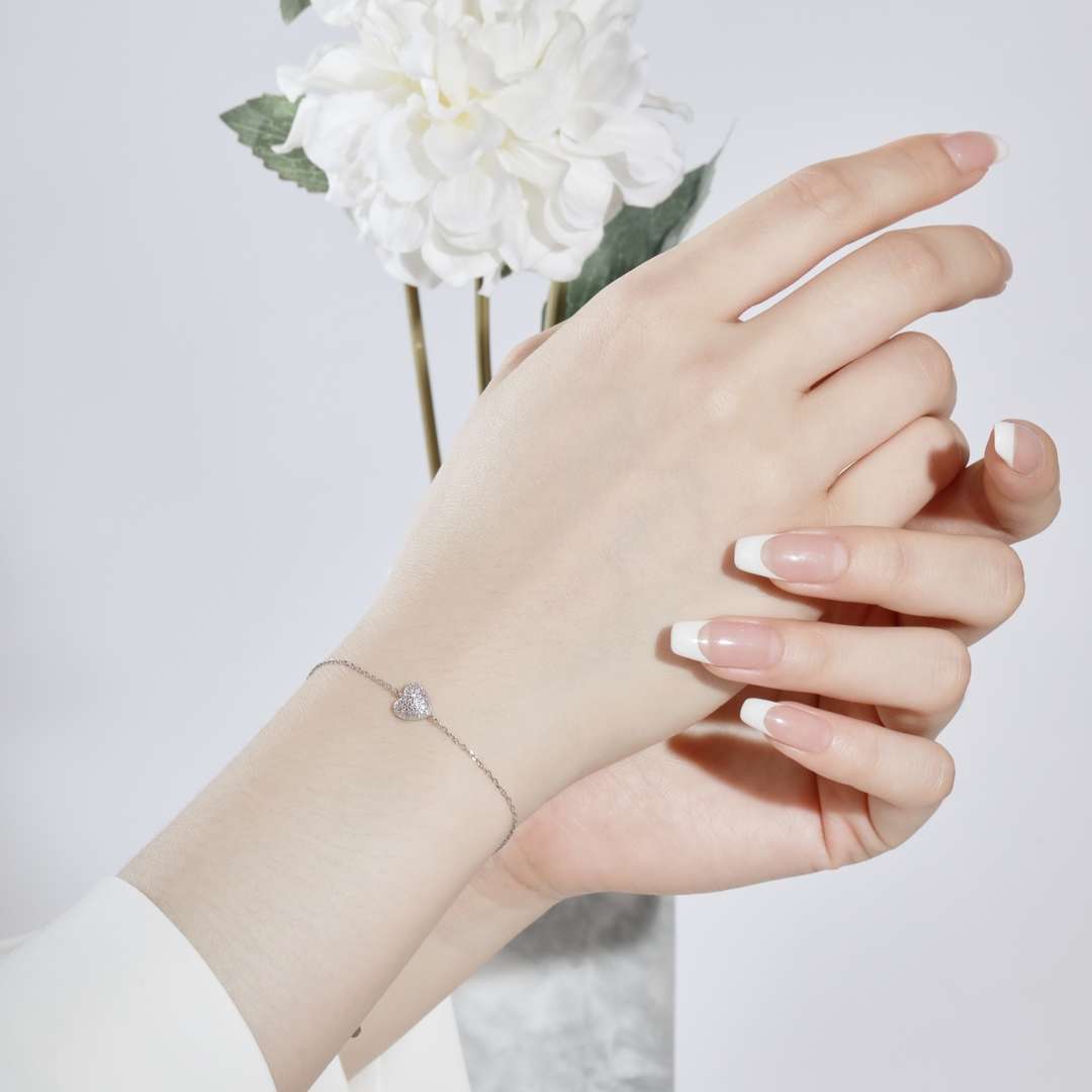 [Angela Jewelry]Heart-Shaped Gentle and Versatile Bracelet