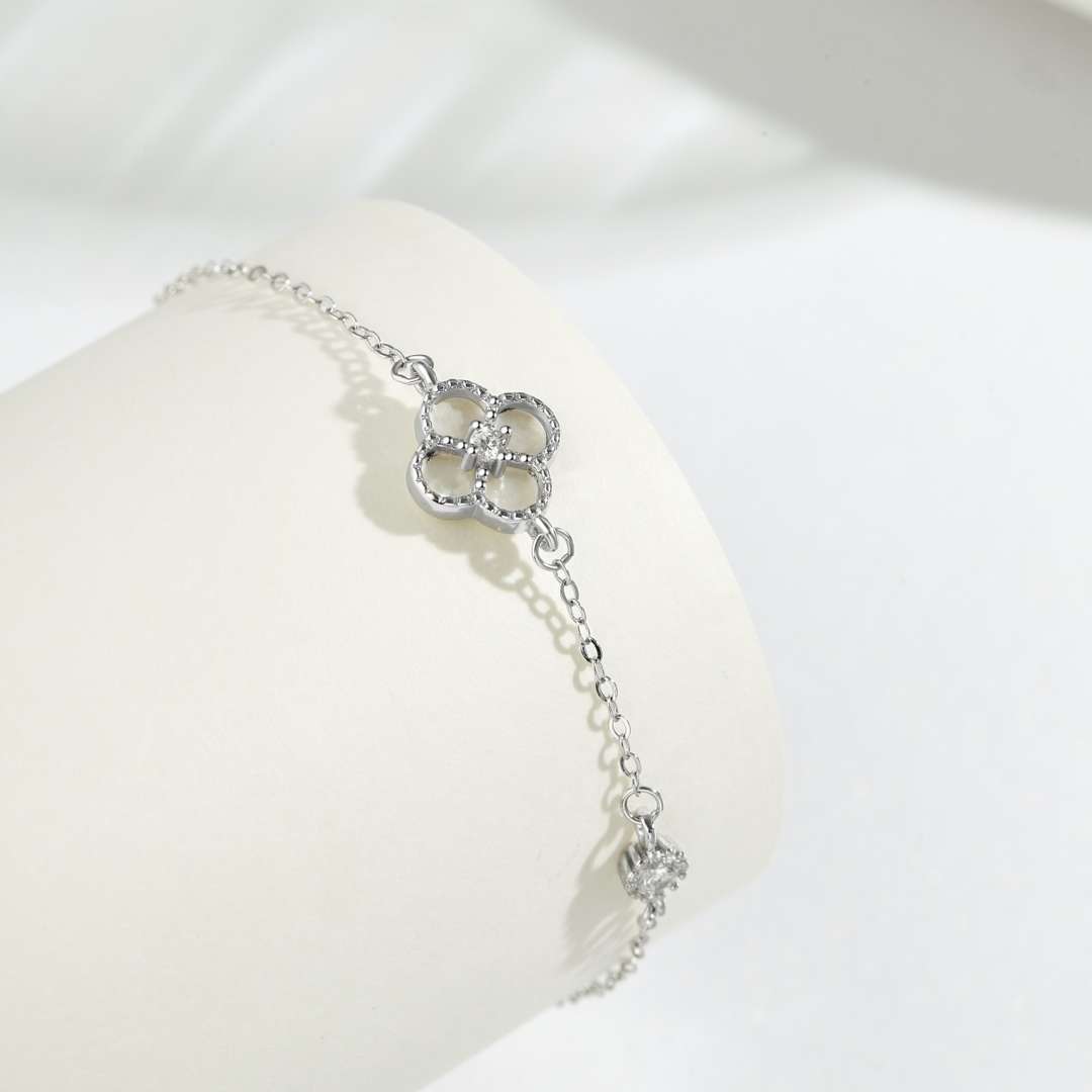 [Angela Jewelry]Delicate Four Leaf Clover Bracelet