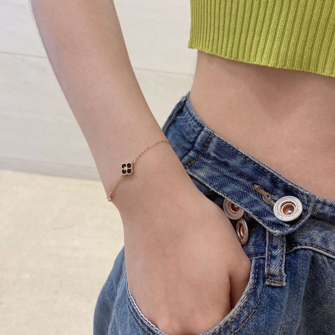 [Angela Jewelry]Delicate Four Leaf Clover Bracelet