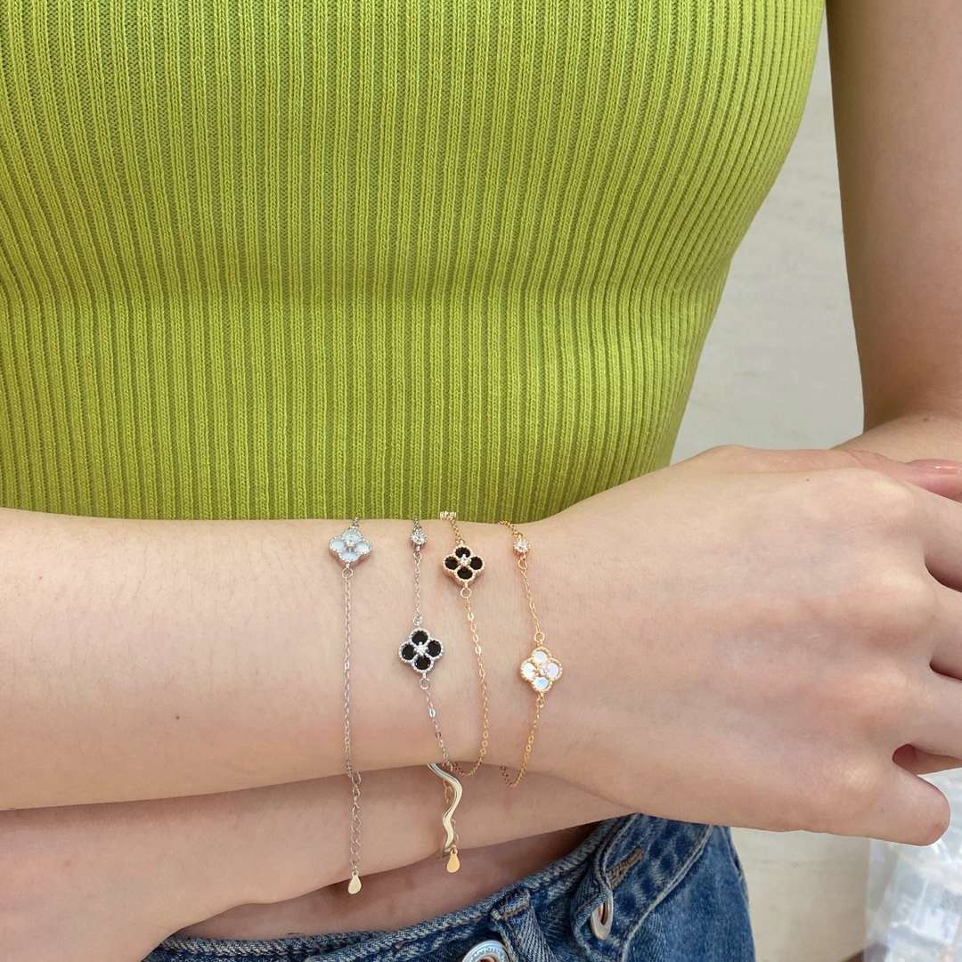 [Angela Jewelry]Delicate Four Leaf Clover Bracelet