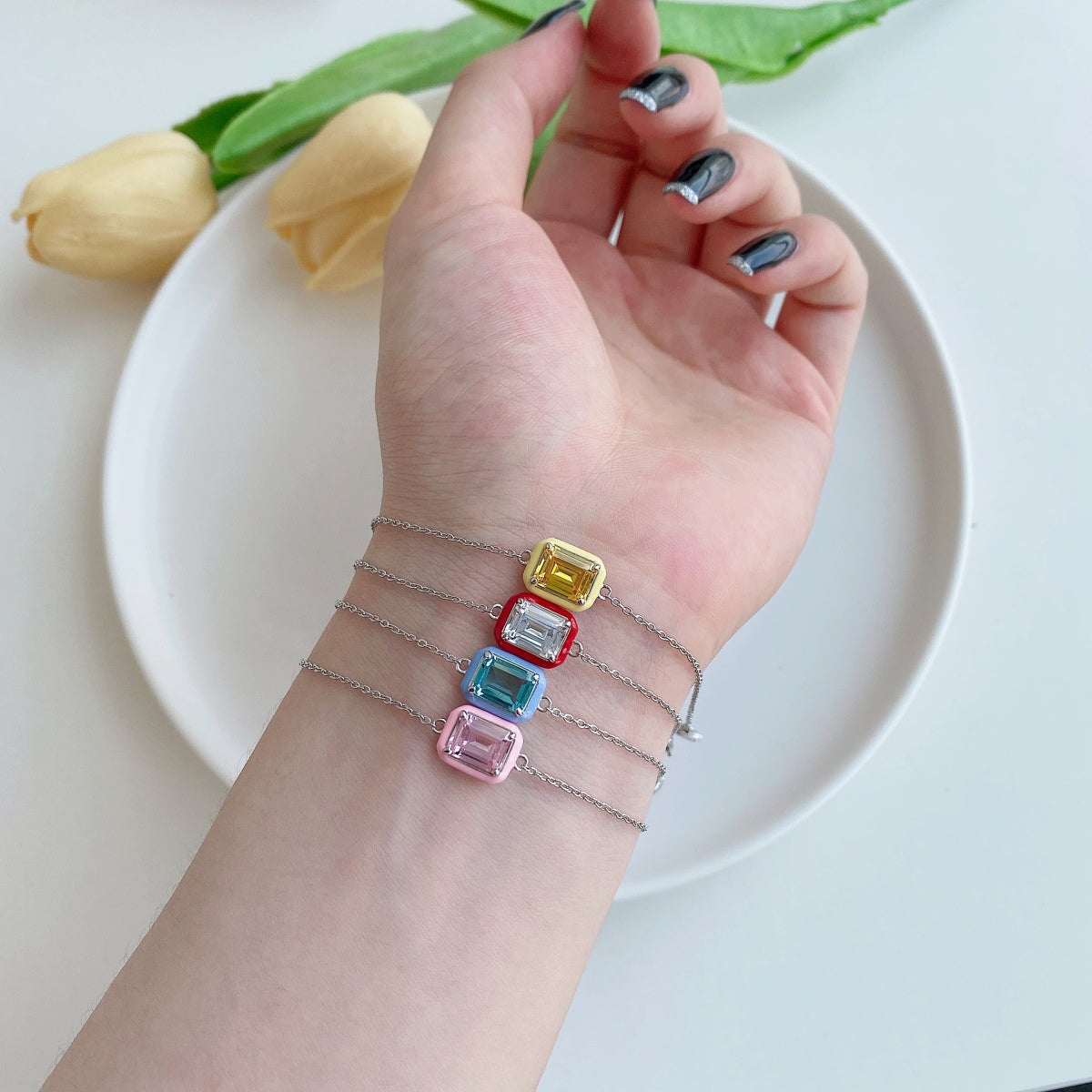 アンジェラジュエリー]2.0カラットの輝くカラフルなエメラルドカットのデイリーブレスレット