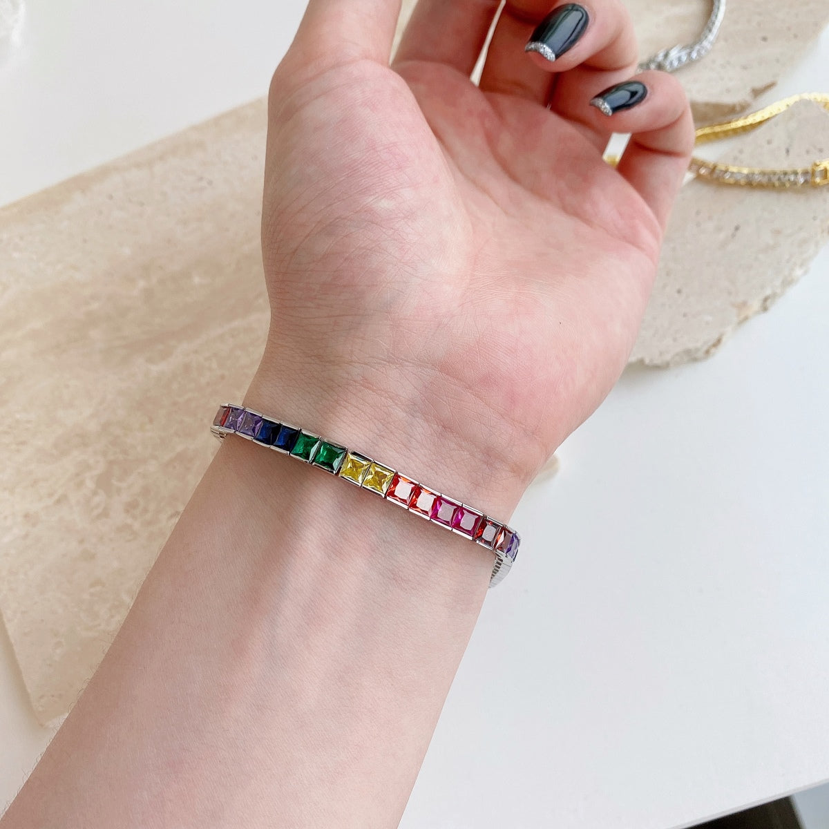 アンジェラジュエリー]輝くカラフルなプリンセスカットのテニスブレスレット