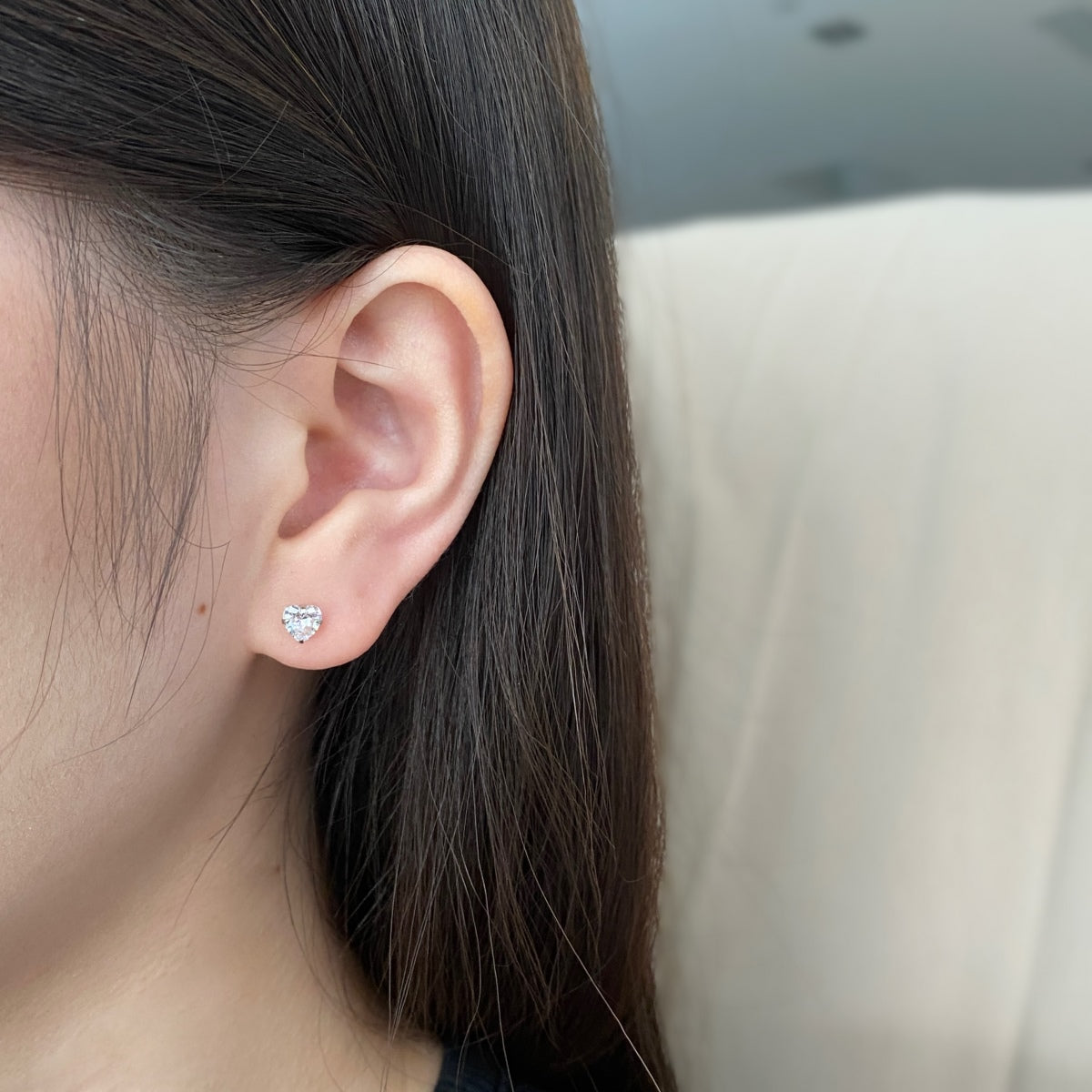 アンジェラジュエリー]キラキラ輝くハート型シンプルイヤリング