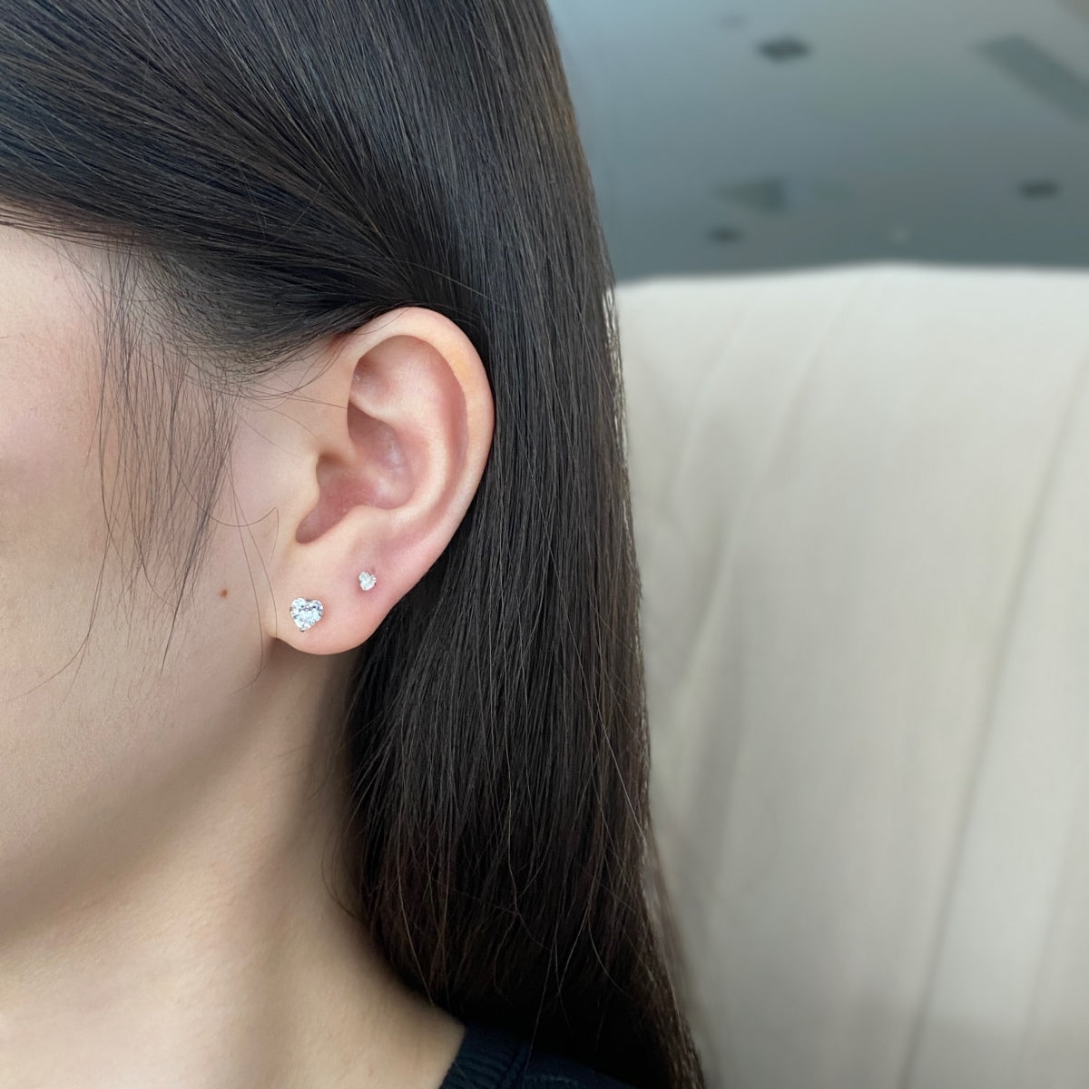 アンジェラジュエリー]キラキラ輝くハート型シンプルイヤリング