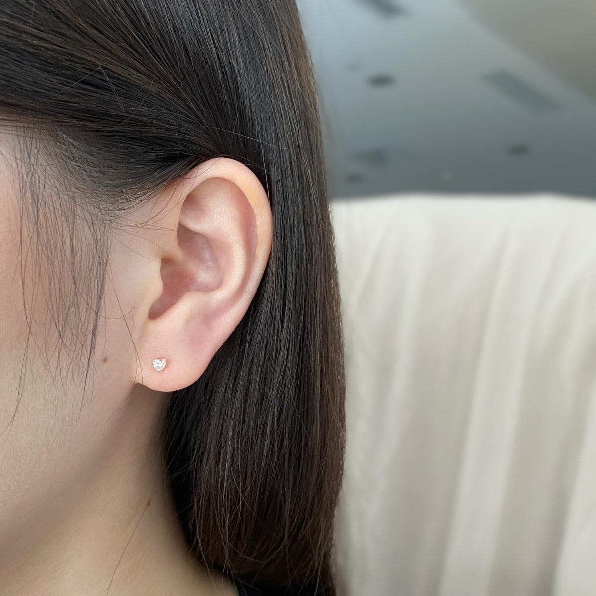 アンジェラジュエリー]キラキラ輝くハート型シンプルイヤリング
