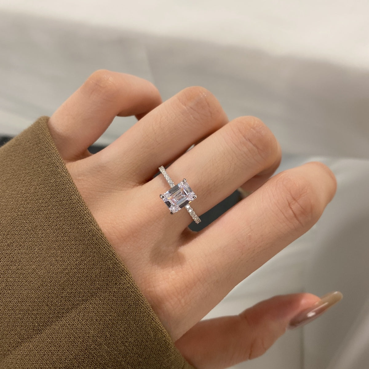 アンジェラジュエリー]2.0カラットのきらめく装飾ラディアントカットのパーティーリング