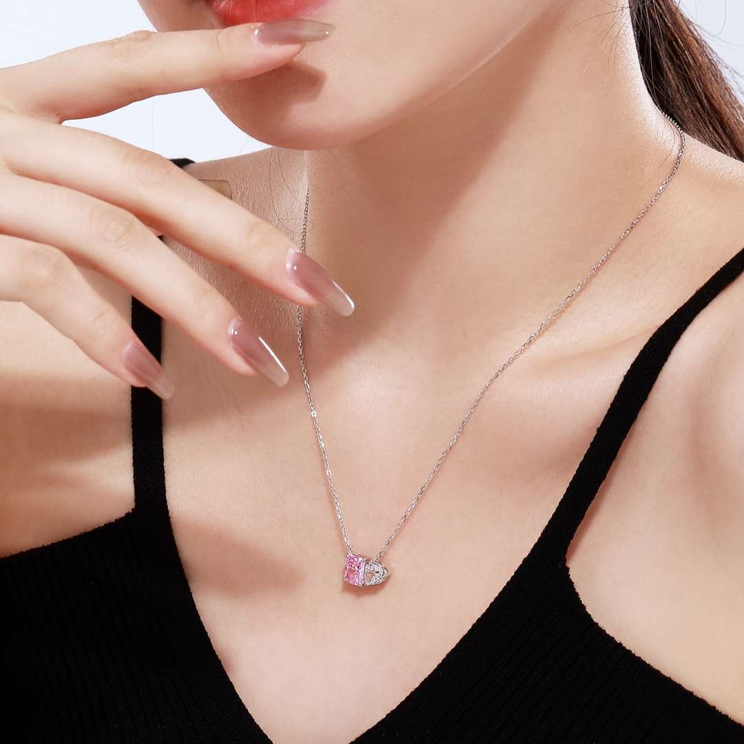 Angela Jewelry]Dazzling Square & Heart Shape Necklace