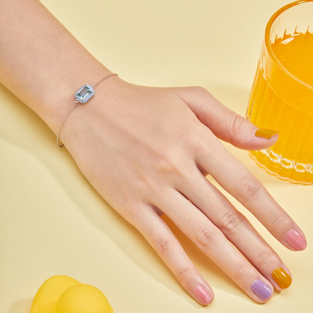 アンジェラジュエリー]2.0カラットの輝くカラフルなエメラルドカットのデイリーブレスレット