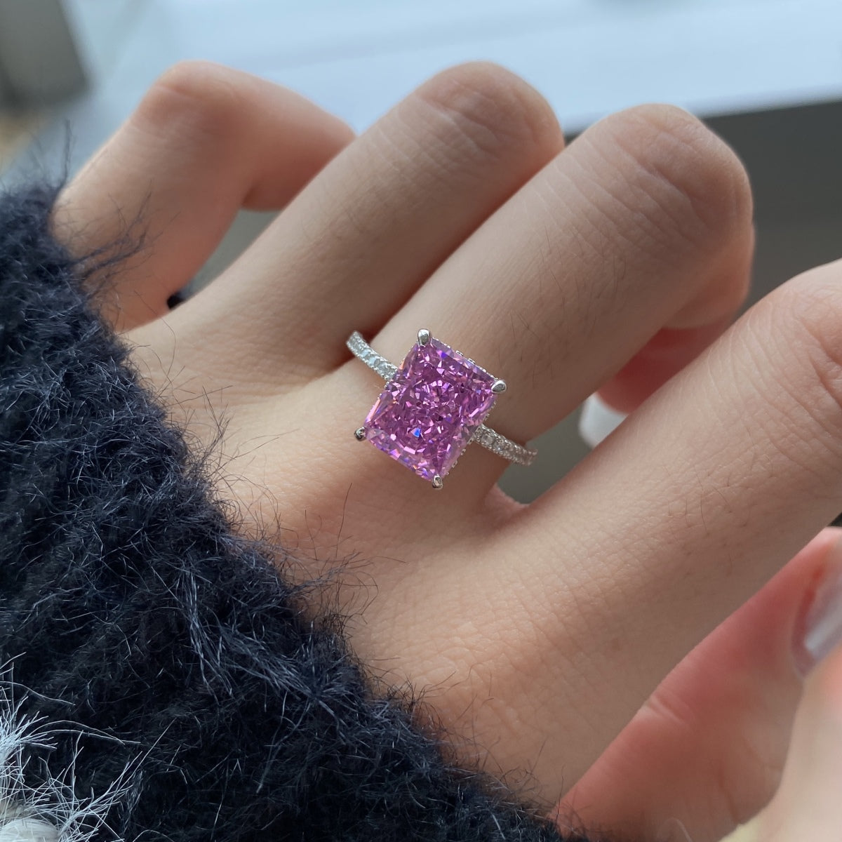 Angela Jewelry]4.0 Carat Luxurious Engagement Ring