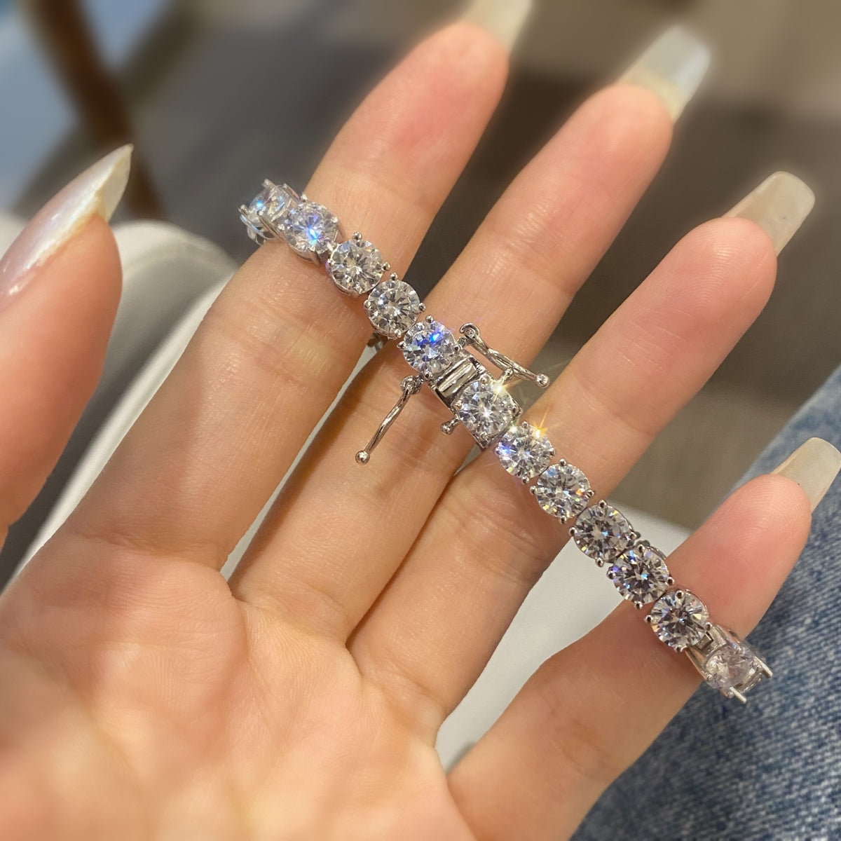 アンジェラジュエリー]0.75カラットのまばゆいラウンドカットウェディングブレスレット