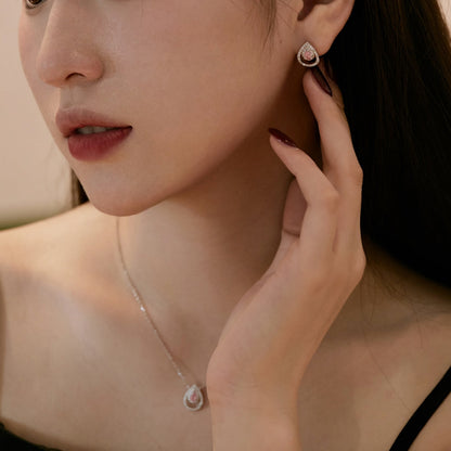 アンジェラジュエリー]きらめく繊細なウォータードロップシェイプのデイリーイヤリング