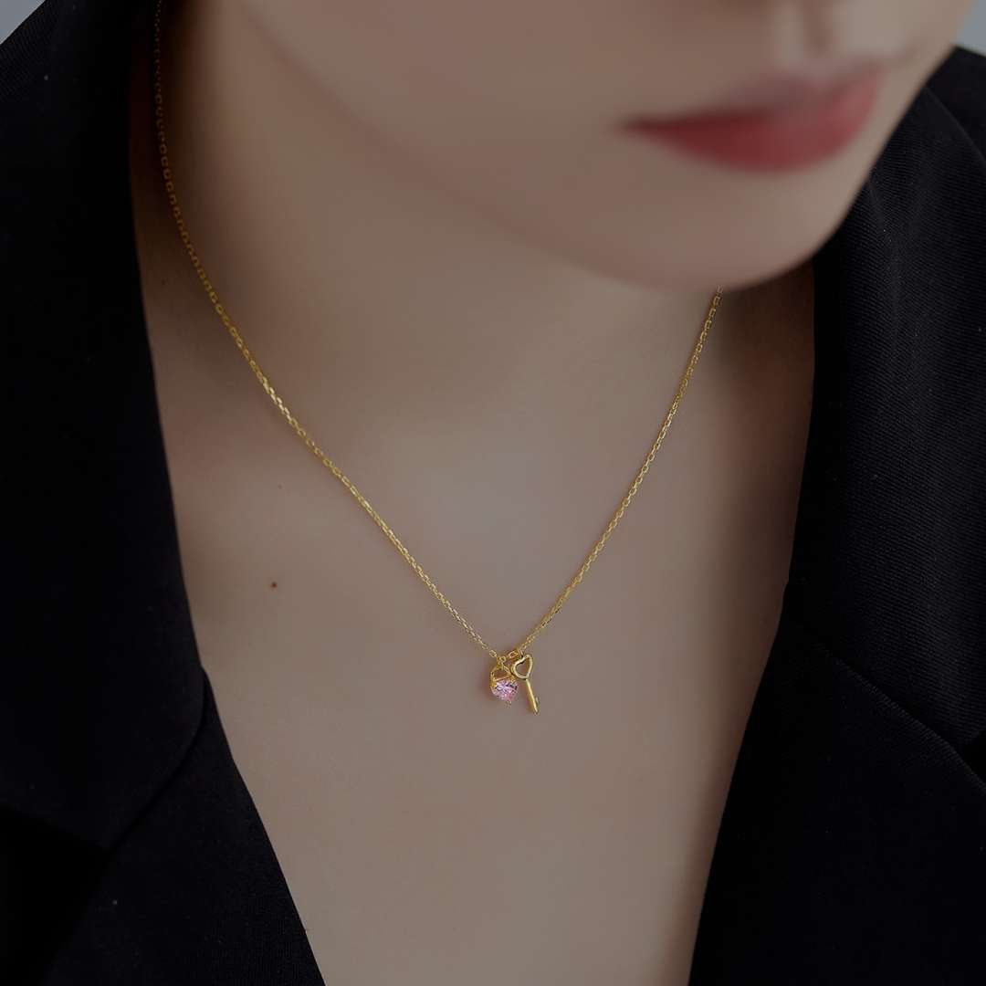 Angela Jewelry]Unique Heart Shape Key Pendent Necklace