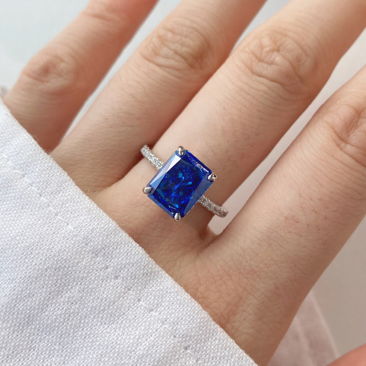 Angela Jewelry]4.0 Carat Luxurious Engagement Ring