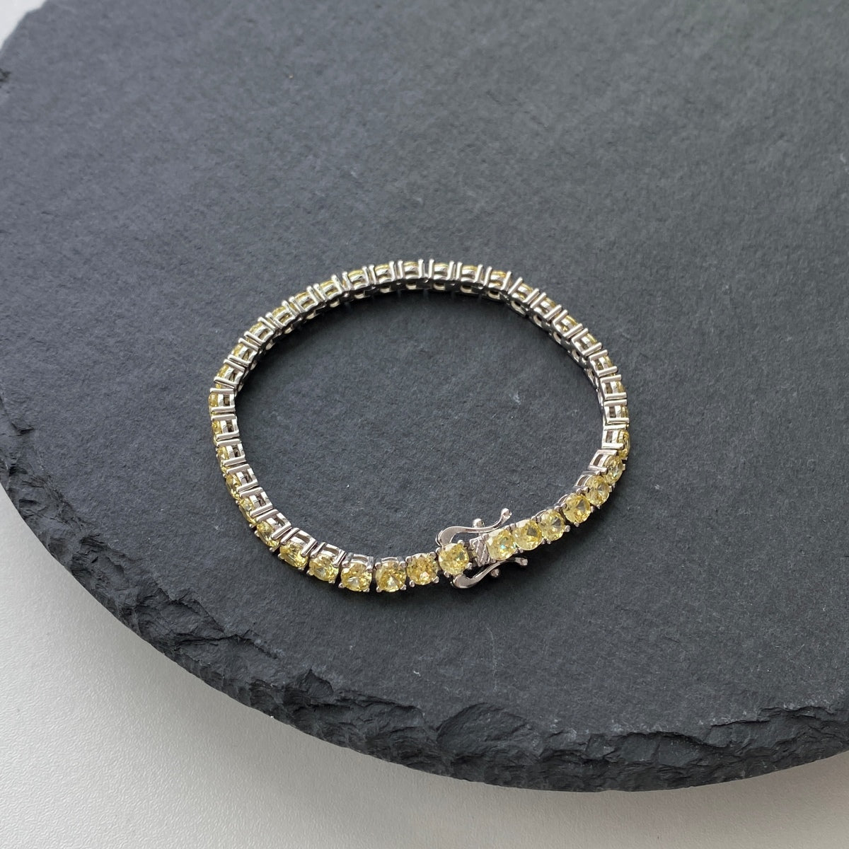 [Angela Jewelry]Ornate Dazzling Round Cut Tennis Bracelet