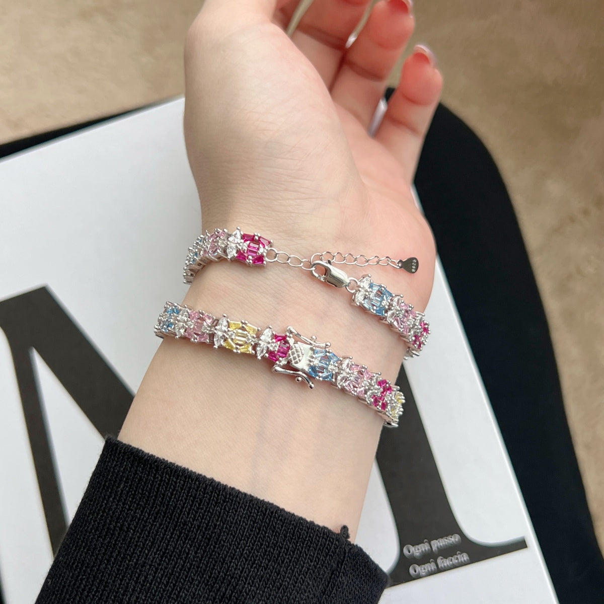アンジェラジュエリー]繊細でカラフルなマルチカットパーティーブレスレット