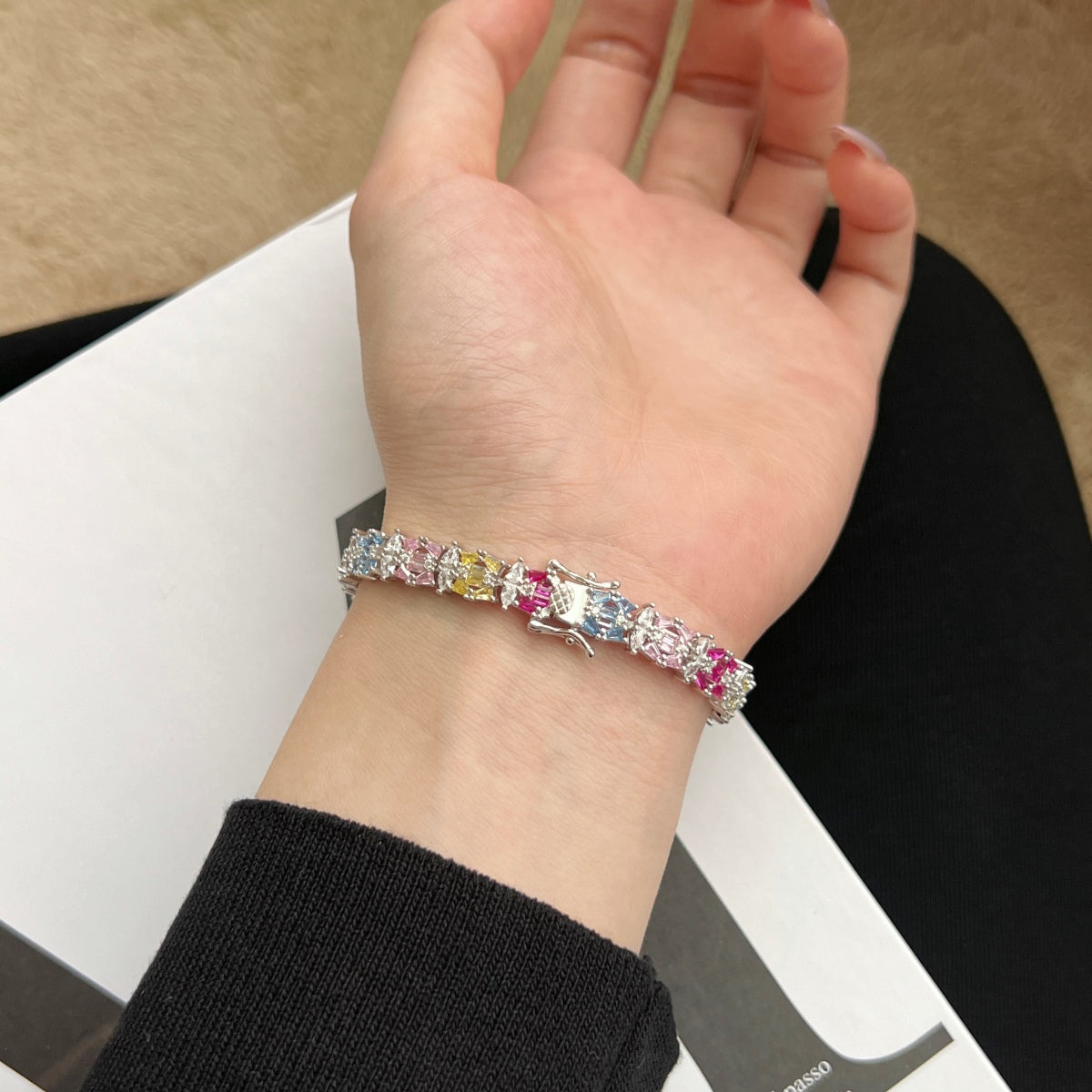 アンジェラジュエリー]繊細でカラフルなマルチカットパーティーブレスレット