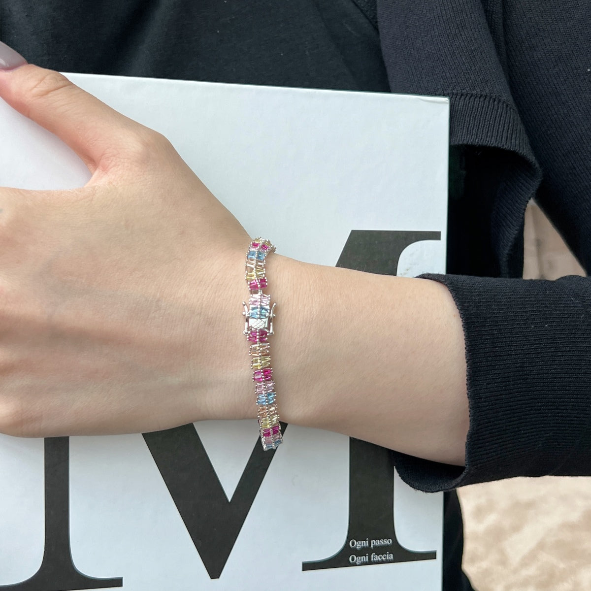 アンジェラジュエリー]きらめく美しいマルチカットパーティーブレスレット