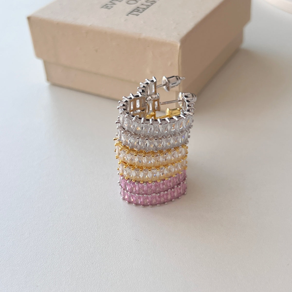 [Angela Jewelry]Radiant Heart Cutout Earrings