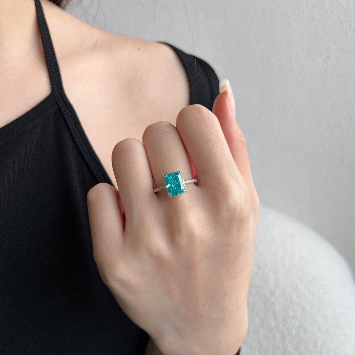 [Angela Jewelry]4.0 Carat Luxurious Engagement Ring