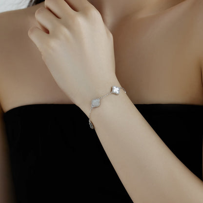 アンジェラジュエリー]四つ葉のクローバーの美しいブレスレット