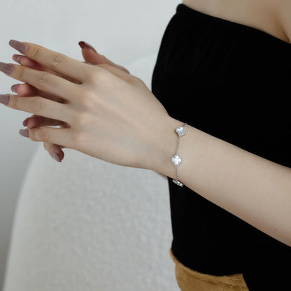 アンジェラジュエリー]四つ葉のクローバーの美しいブレスレット