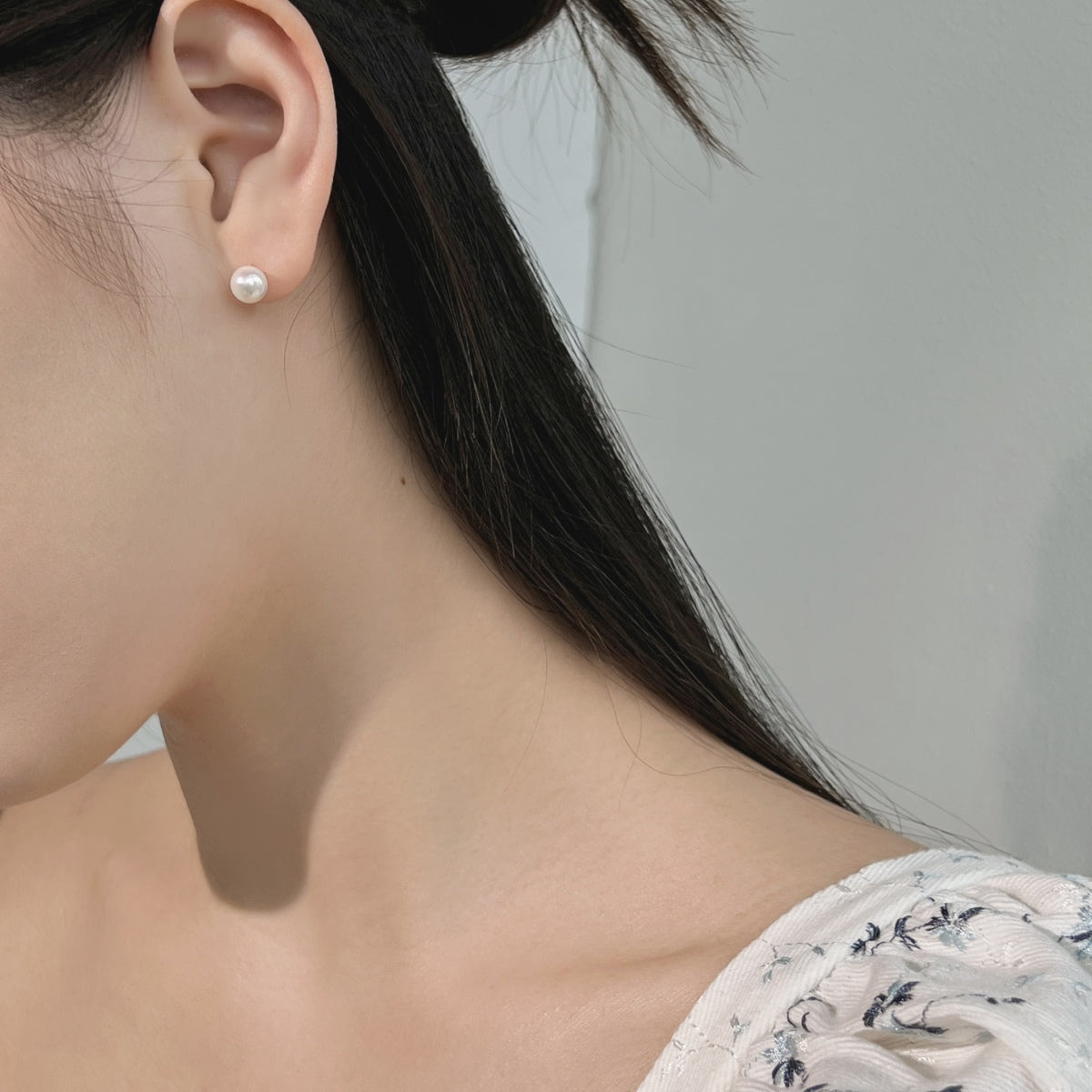 Angela Jewelry]Delicate Pearl Earrings