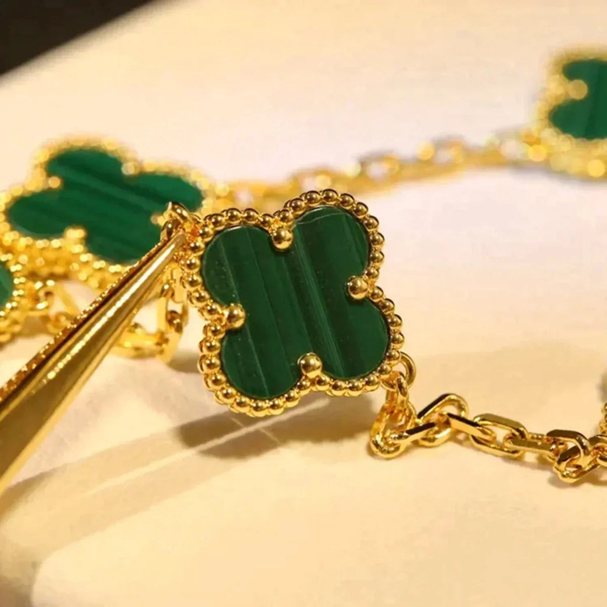 [Angela Jewelry] CLOVER 5 MOTIF MALACHITE BRACELET COLLECTION