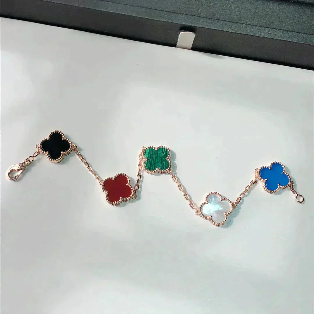 [アンジェラジュエリー]クローバー 5モチーフ マルチカラーブレスレット