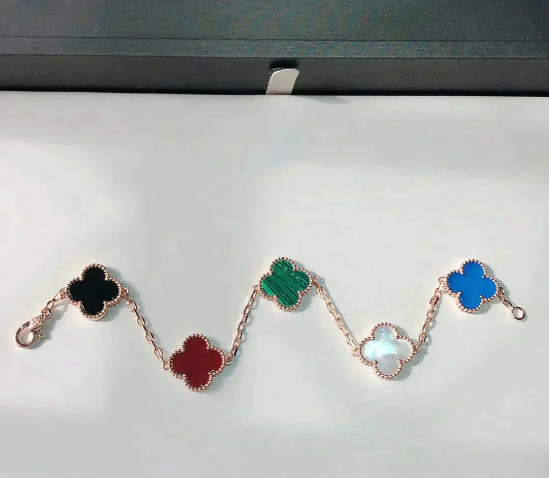 [アンジェラジュエリー]クローバー 5モチーフ マルチカラーブレスレット