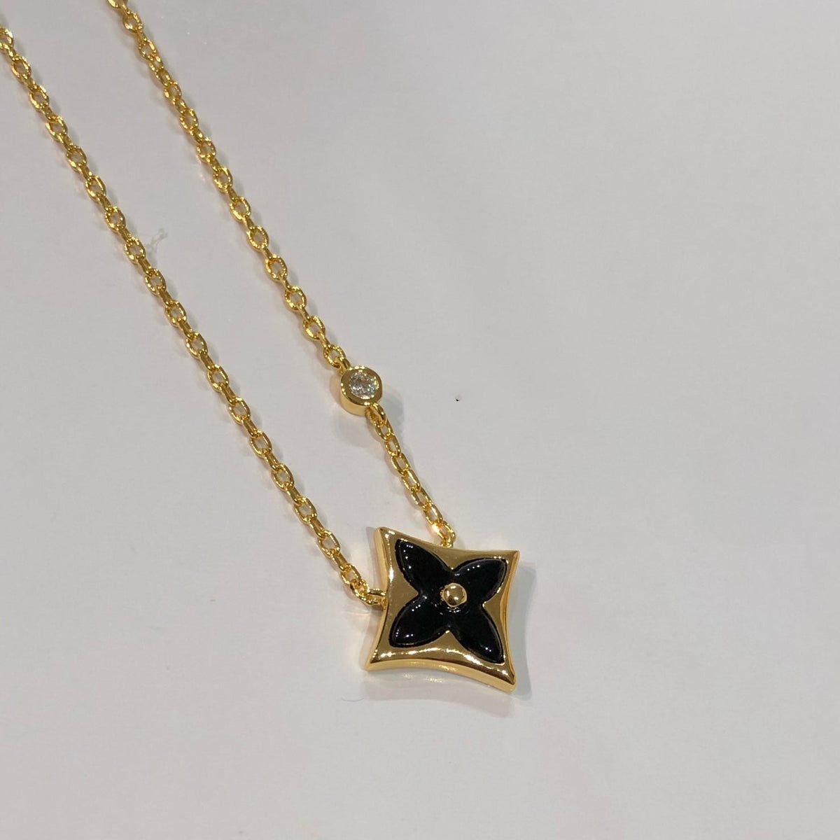 [アンジェラジュエリー]スターブラックモップネックレス