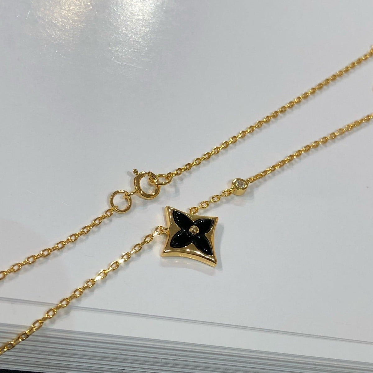 [アンジェラジュエリー]スターブラックモップネックレス