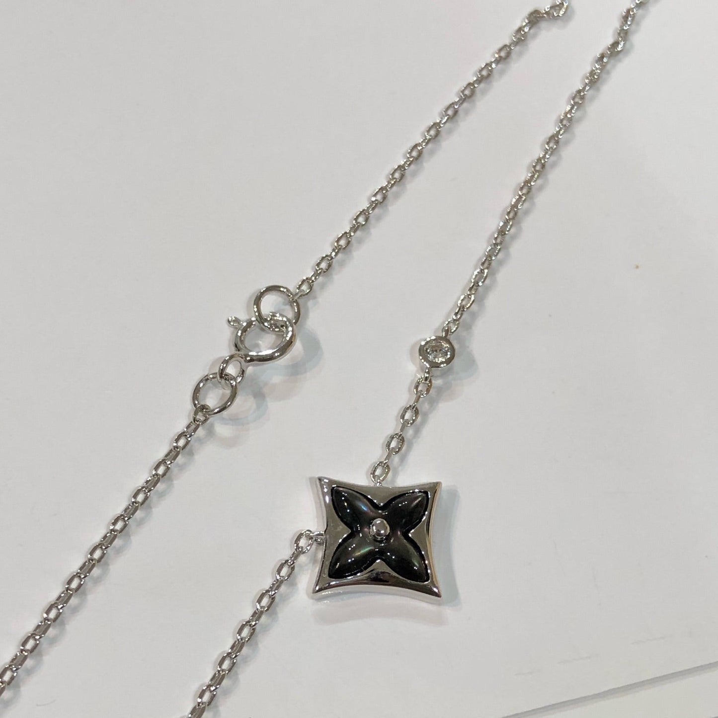 [アンジェラジュエリー]スターブラックモップネックレス